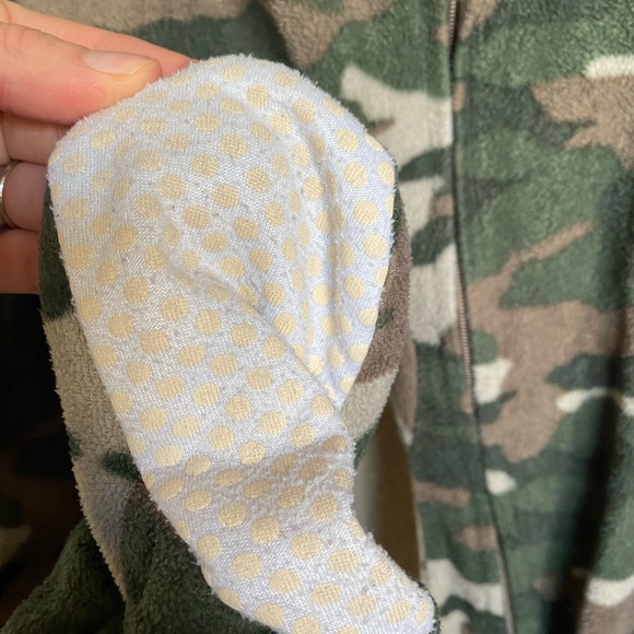 Fleece Jammies Camo-Print - Picture 8 of 9